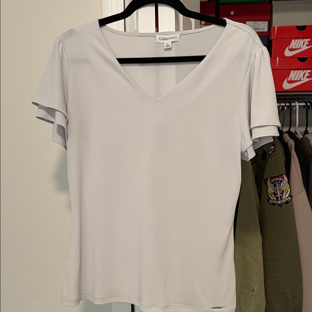 Calvin Klein Pale Gray V-Neck Short Sleeve Blouse